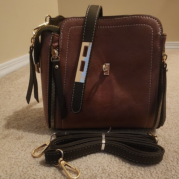 COPY - Small Red Hand Bag - Picture 3 of 5